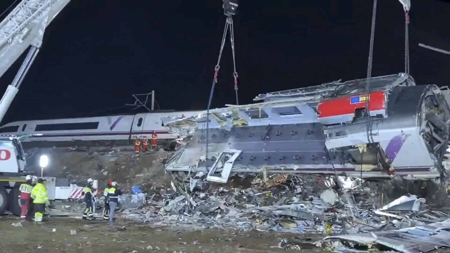 Un argentino entre los fallecidos y hay 24 desaparecidos en el accidente de tren en Espa&ntilde;a