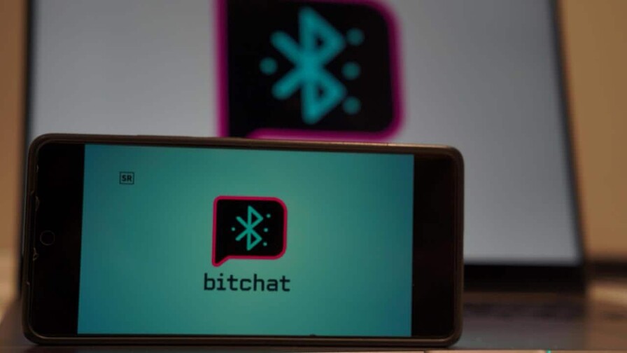 Bitchat, la aplicaci&oacute;n de mensajer&iacute;a sin internet que gana popularidad antes de las manifestaciones