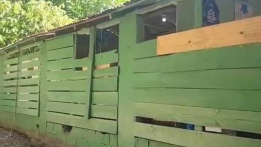 Denuncian condiciones deplorables en escuela de Fantino y exigen intervención del Minerd Denuncian condiciones deplorables en escuela de Fantino y exigen intervención del Minerd