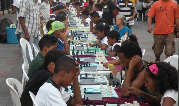 Convocan a participar en el XV Torneo de Ajedrez Conde Peatonal