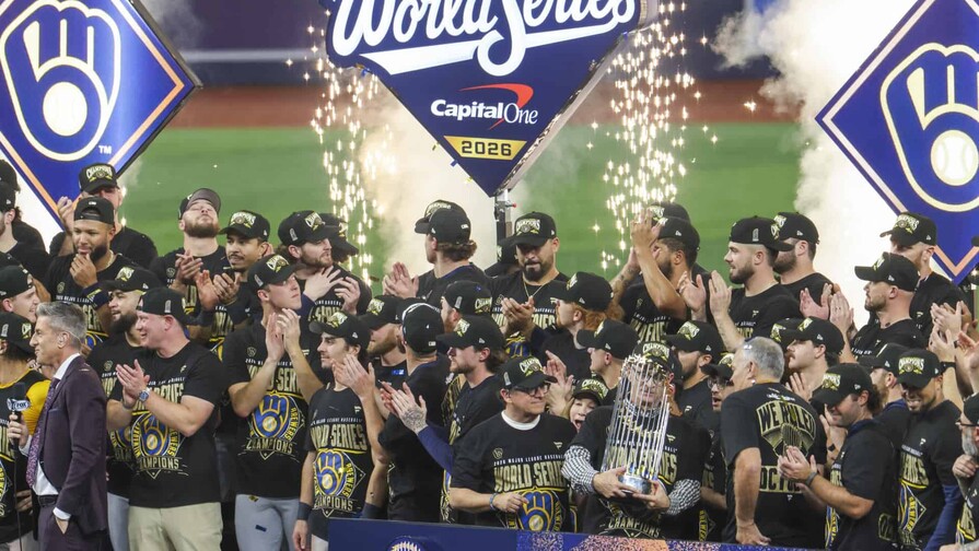 En Milwaukee, más de 400 mil personas celebran el histórico título de los Cerveceros En Milwaukee, más de 400 mil personas celebran el histórico título de los Cerveceros