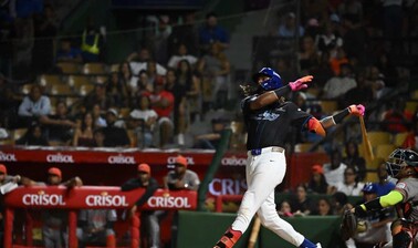 Kevin Alc&aacute;ntara empuja tres, Licey regresa y derrota a los Toros