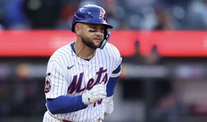 Bo Bichette ejerce su opci&oacute;n para el 2027 y se queda en Nueva York