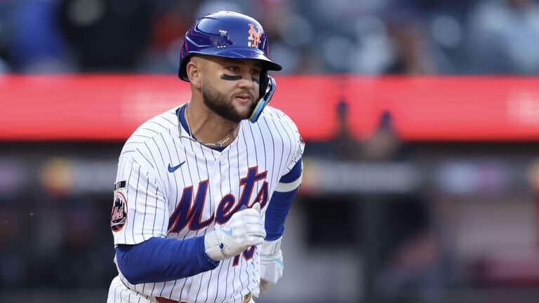 Bo Bichette ejerce su opci&oacute;n para el 2027 y se queda en Nueva York