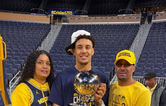 De limpiar iglesias y conducir Uber a ver a su hijo en la NBA: el sacrificio de una madre dominicana