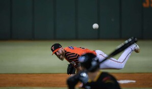 Grills domina desde el mont&iacute;culo para blanqueada 3-0 ante &Aacute;guilas y Valdez lidera ataque
