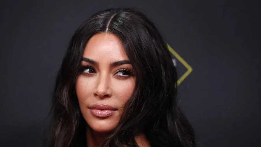 Kim Kardashian será operada del esófago; expresa temor porque su padre murió de cáncer en ese órgano Kim Kardashian será operada del esófago; expresa temor porque su padre murió de cáncer en ese órgano