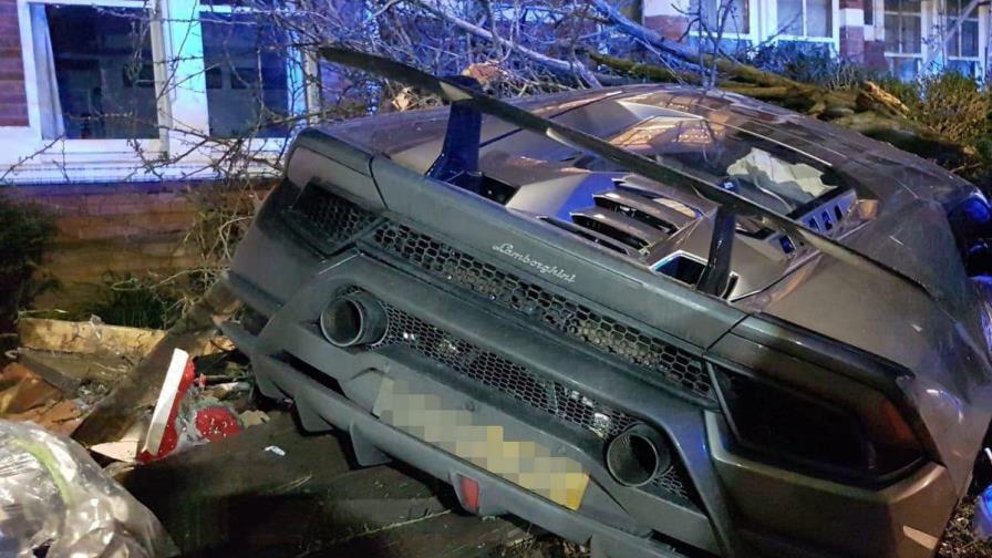 Odisea para conseguir seguro y pagar el doble para el futbolista que chocó su Lamborghini con zafacón 