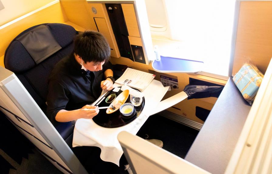 Aerolínea japonesa lanza su “restaurante con alas” por 460 euros el menú