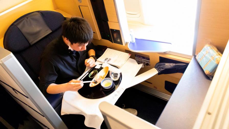 Aerolínea japonesa lanza su “restaurante con alas” por 460 euros el menú