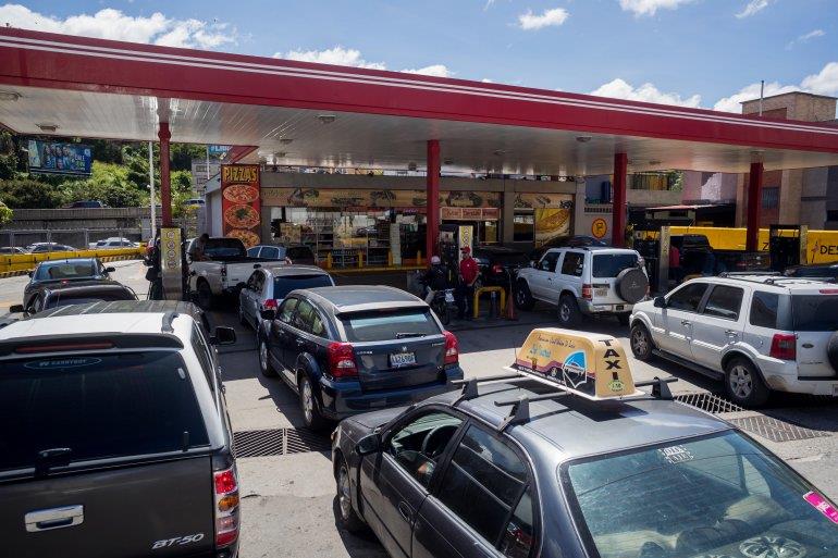 La escasez de gasolina toca a las puertas de Caracas