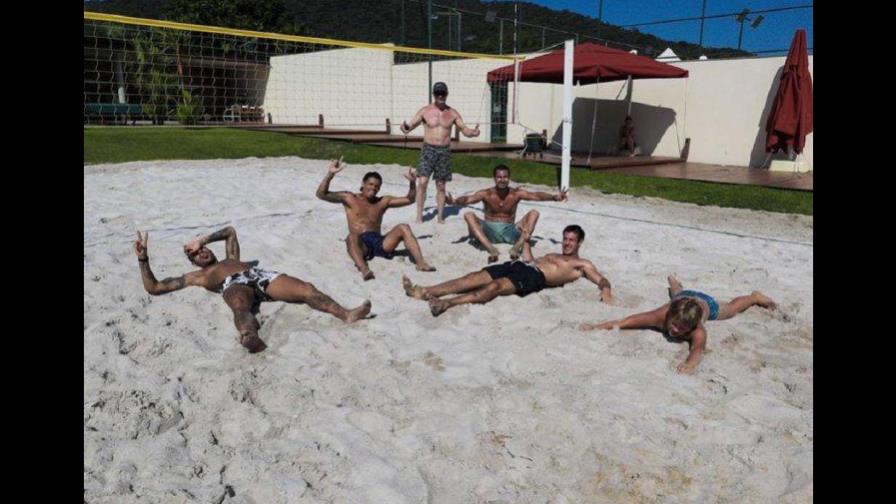 Neymar asegura que respeta la cuarentena tras criticada foto con amigos