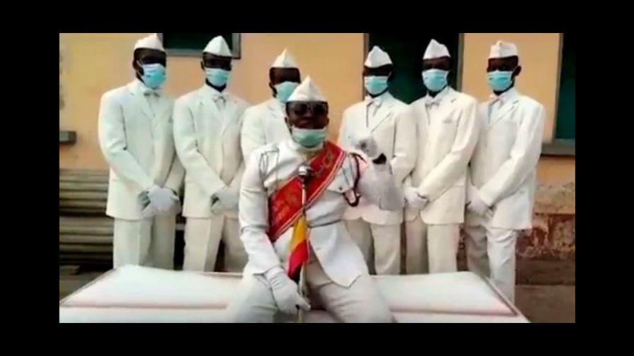Protagonistas del meme del ataúd: “Quédense en casa, o bailarán con nosotros” Protagonistas del meme del ataúd: “Quédense en casa, o bailarán con nosotros”