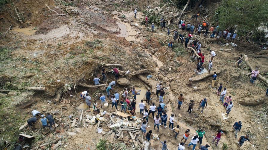 Aludes dejan 27 muertos y 43 desaparecidos en Brasil Aludes dejan 27 muertos y 43 desaparecidos en Brasil