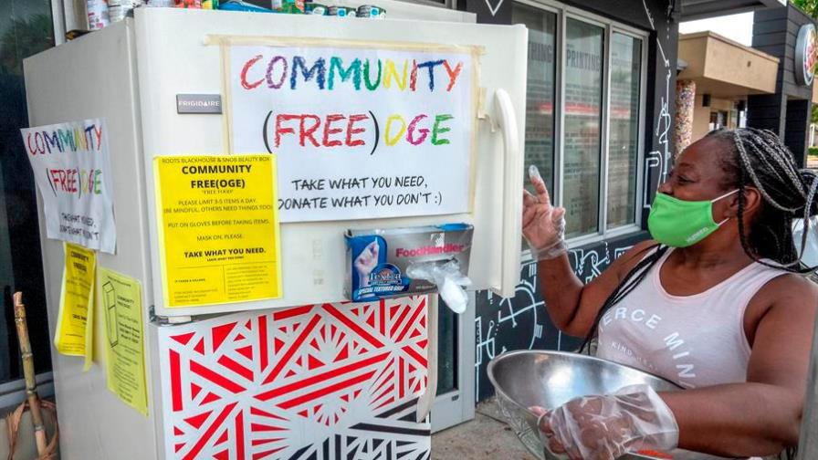 Neveras comunitarias contra el hambre pueblan las calles de Miami Neveras comunitarias contra el hambre pueblan las calles de Miami