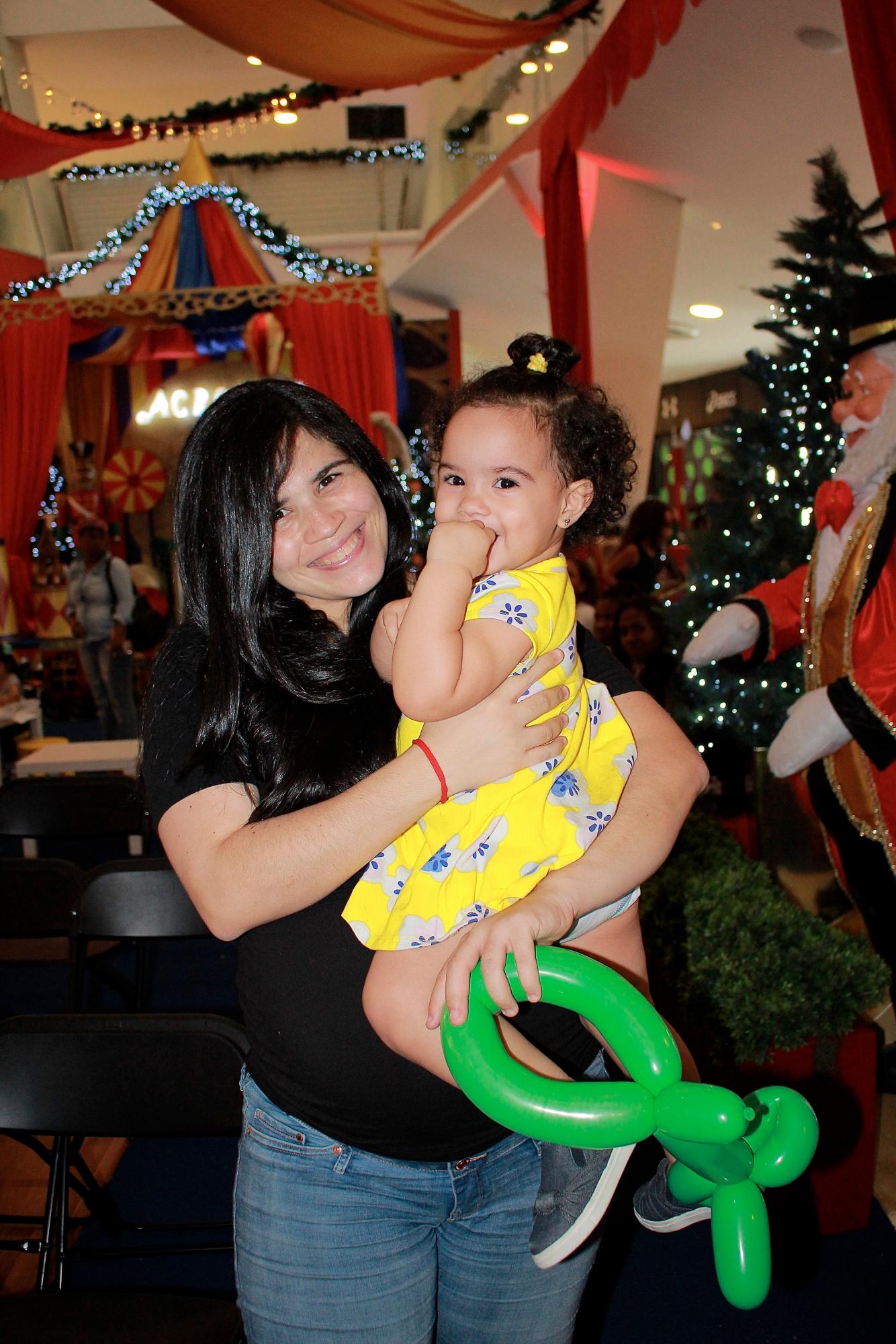 María Abreu y Amelia.