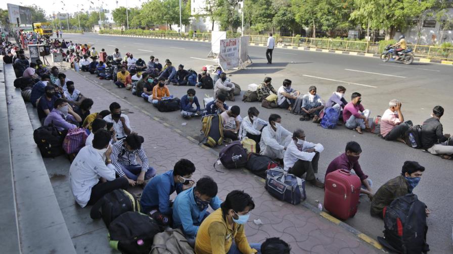 India amplía confinamiento por 14 días; China aumenta vuelos