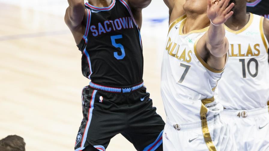 Kings vencen a Mavericks y frenan racha de nueve derrotas