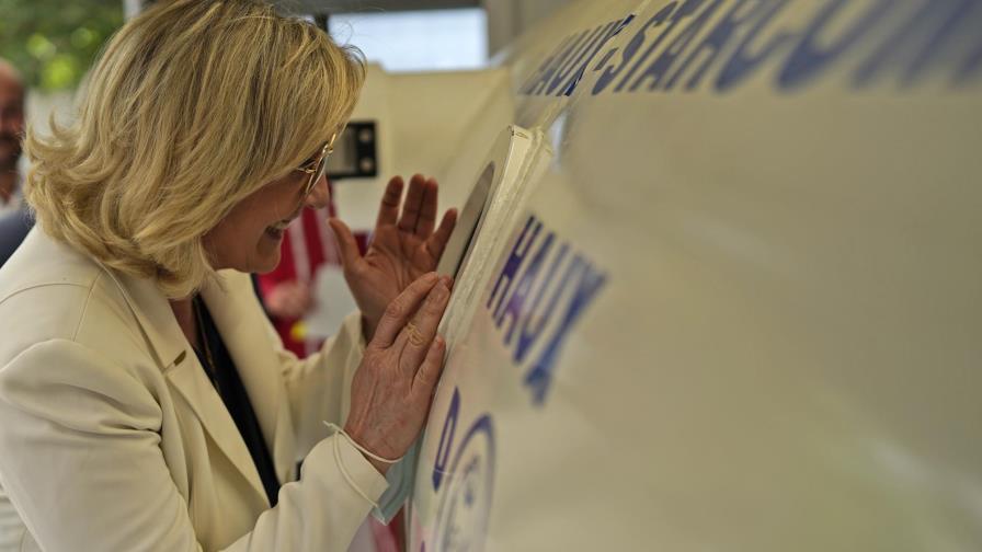 Francia elige a líderes regionales con Le Pen reforzada