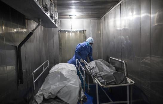 Colombia flexibiliza medidas pese a grave situación de COVID