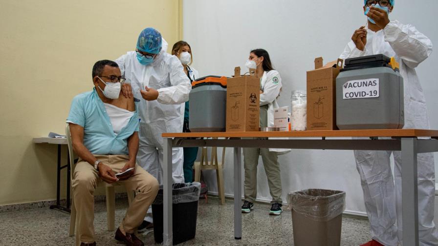 Sociedad de Neumología revela contagios del COVID-19 en cinco personas inoculadas