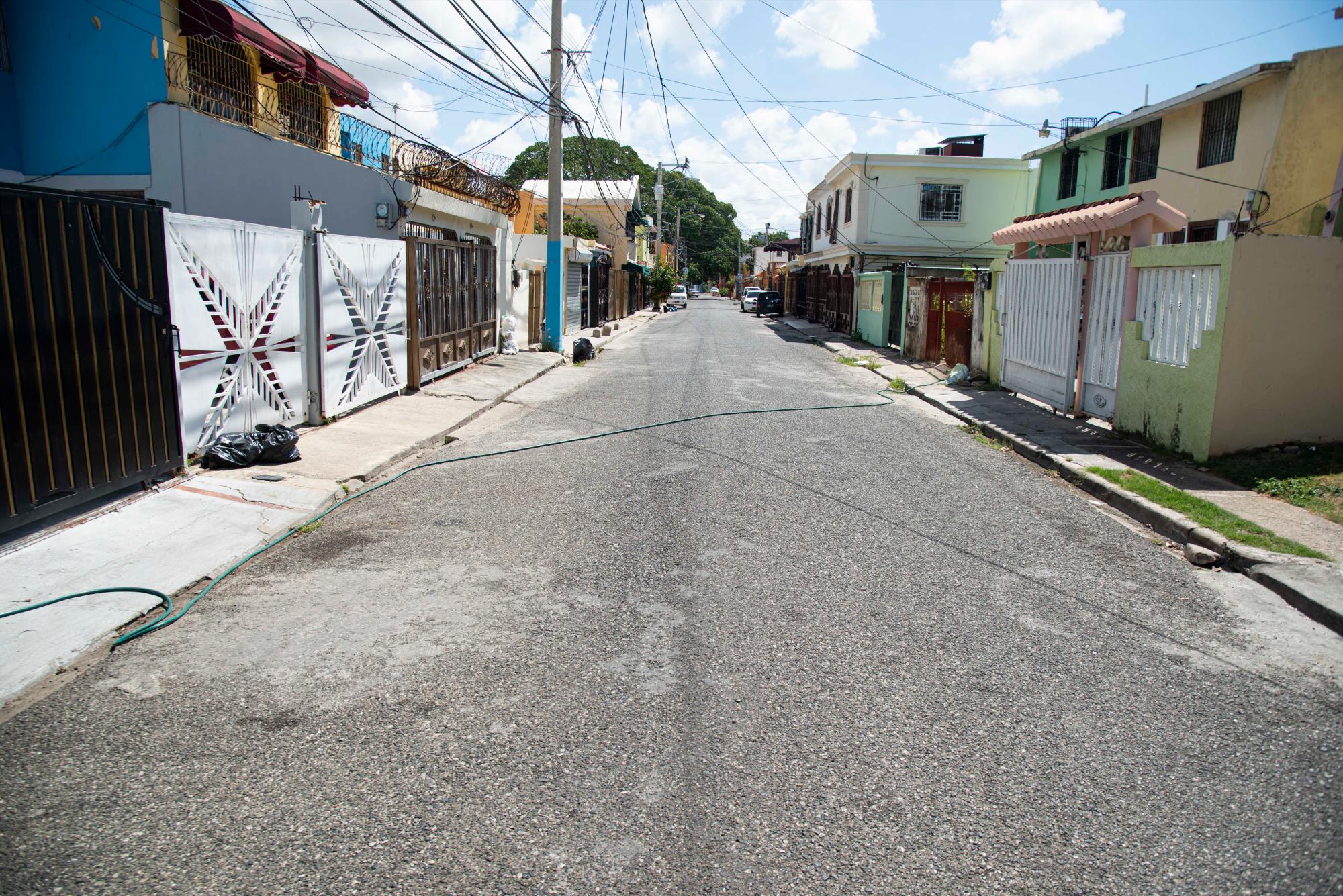 En Bello Campo, Santo Domingo Este, hace 15 días que no llega agua.