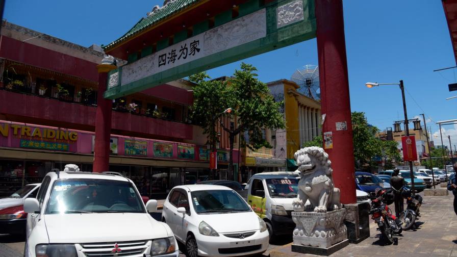 Embajador critica tardanza en otorgar visas a nacionales chinos