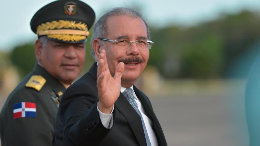 Presidente Medina viaja hoy a Madrid