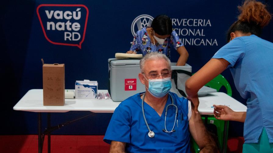 República Dominicana inicia la aplicación de la tercera dosis de vacuna contra el COVID-19 República Dominicana inicia la aplicación de la tercera dosis de vacuna contra el COVID-19