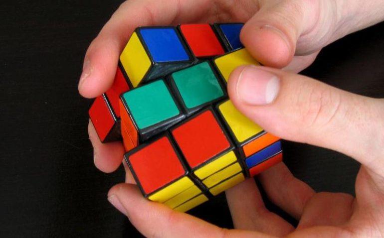 Un nuevo algoritmo de Inteligencia Artificial resuelve el Cubo de Rubik