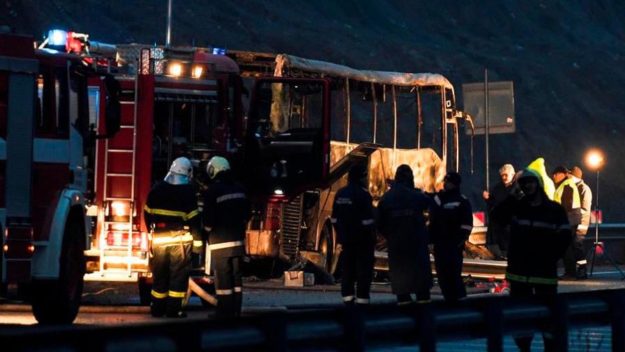 Mueren calcinados en Bulgaria 46 pasajeros de un autobús, 12 de ellos menores