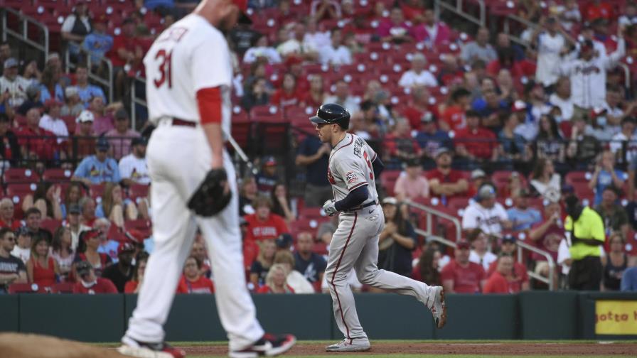 Bravos vapulean a Lester y vencen a Cardenales