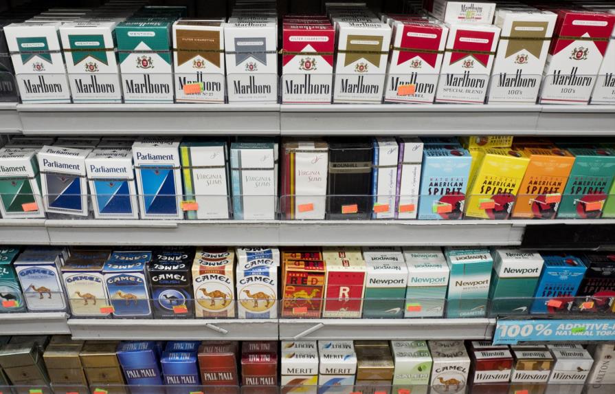 EEUU aumenta edad mínima para comprar tabaco a 21 años