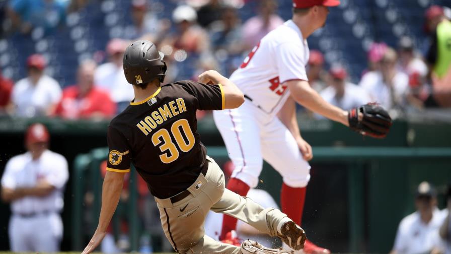 Padres derrotan a Nacionales en juego suspendido por tiroteo