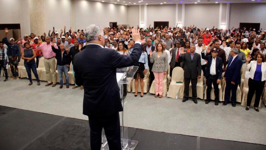 Decenas de dirigentes del PRM y otras organizaciones pasan a las filas del PRD Decenas de dirigentes del PRM y otras organizaciones pasan a las filas del PRD