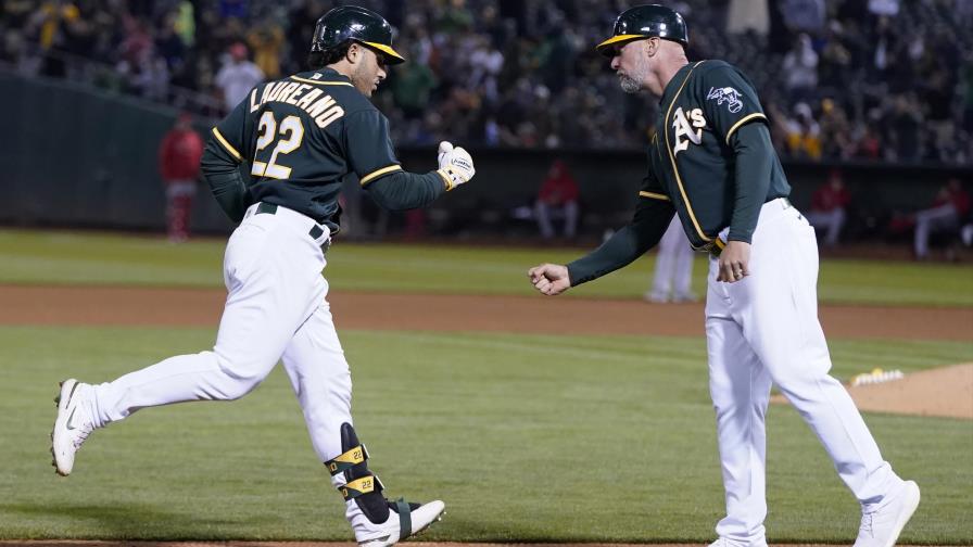 Atléticos ganan a Angelinos con un jonrón de Laureano