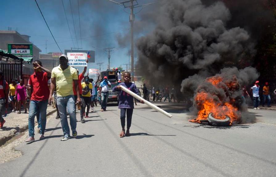 Miles de haitianos rechazan en las calles la Constitución que promueve Moise