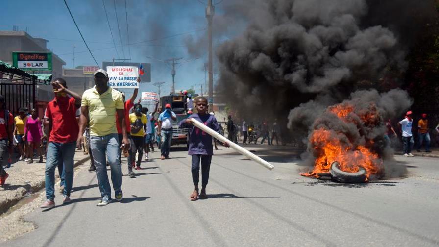 Miles de haitianos rechazan en las calles la Constitución que promueve Moise
