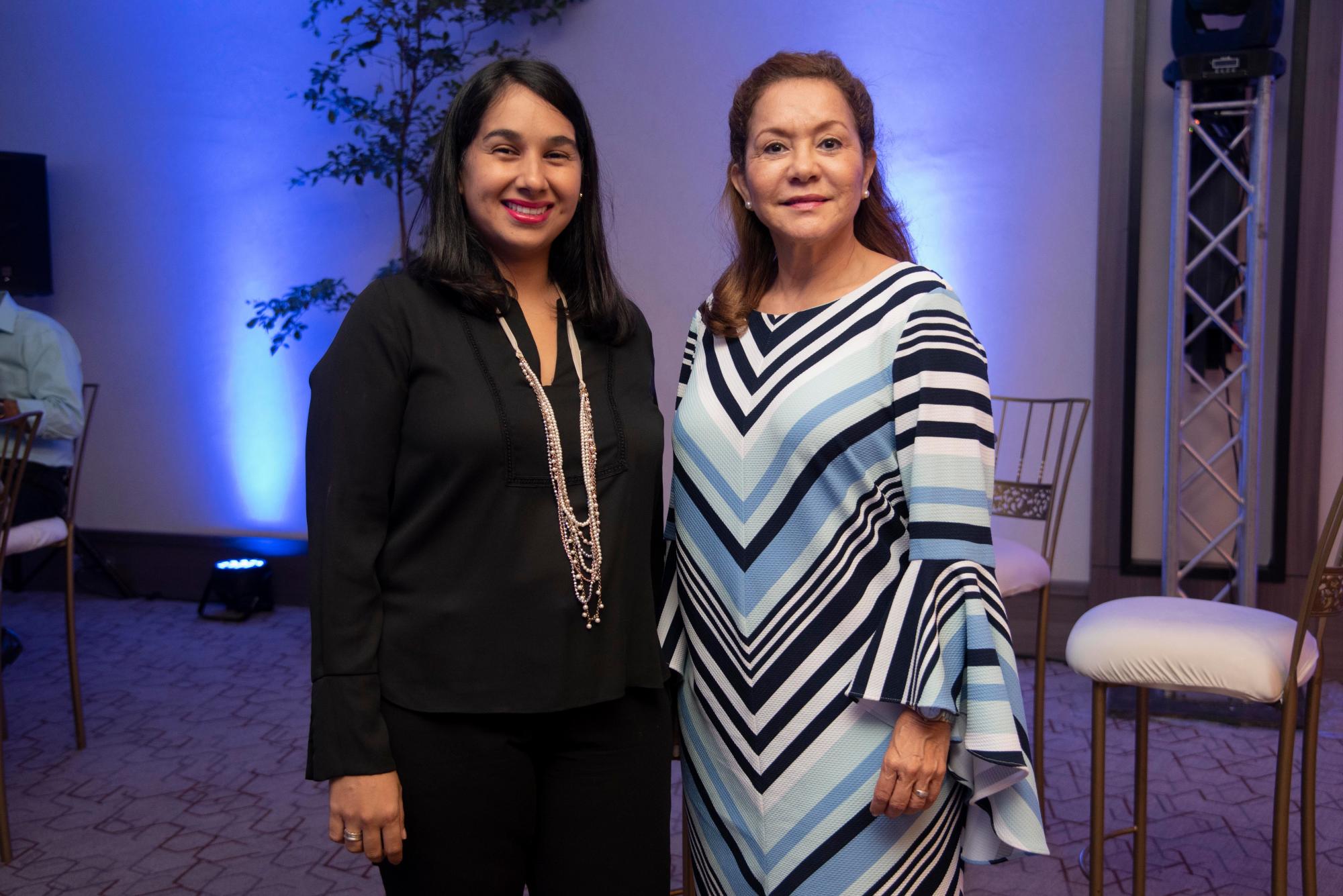 Ligia Espinal y Rosario Fondeur.