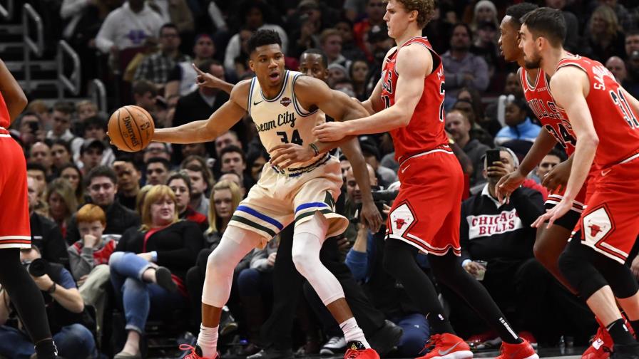 Antetokounmpo vuelve y anota 23 puntos en triunfo de Bucks