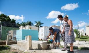 Familias de difuntos dieron vida a los cementerios en Santo Domingo