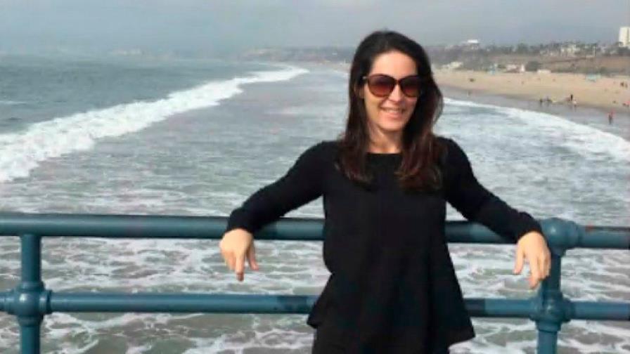 Policía de EEUU investiga a maestra por el envío de fotos desnuda a exalumnos