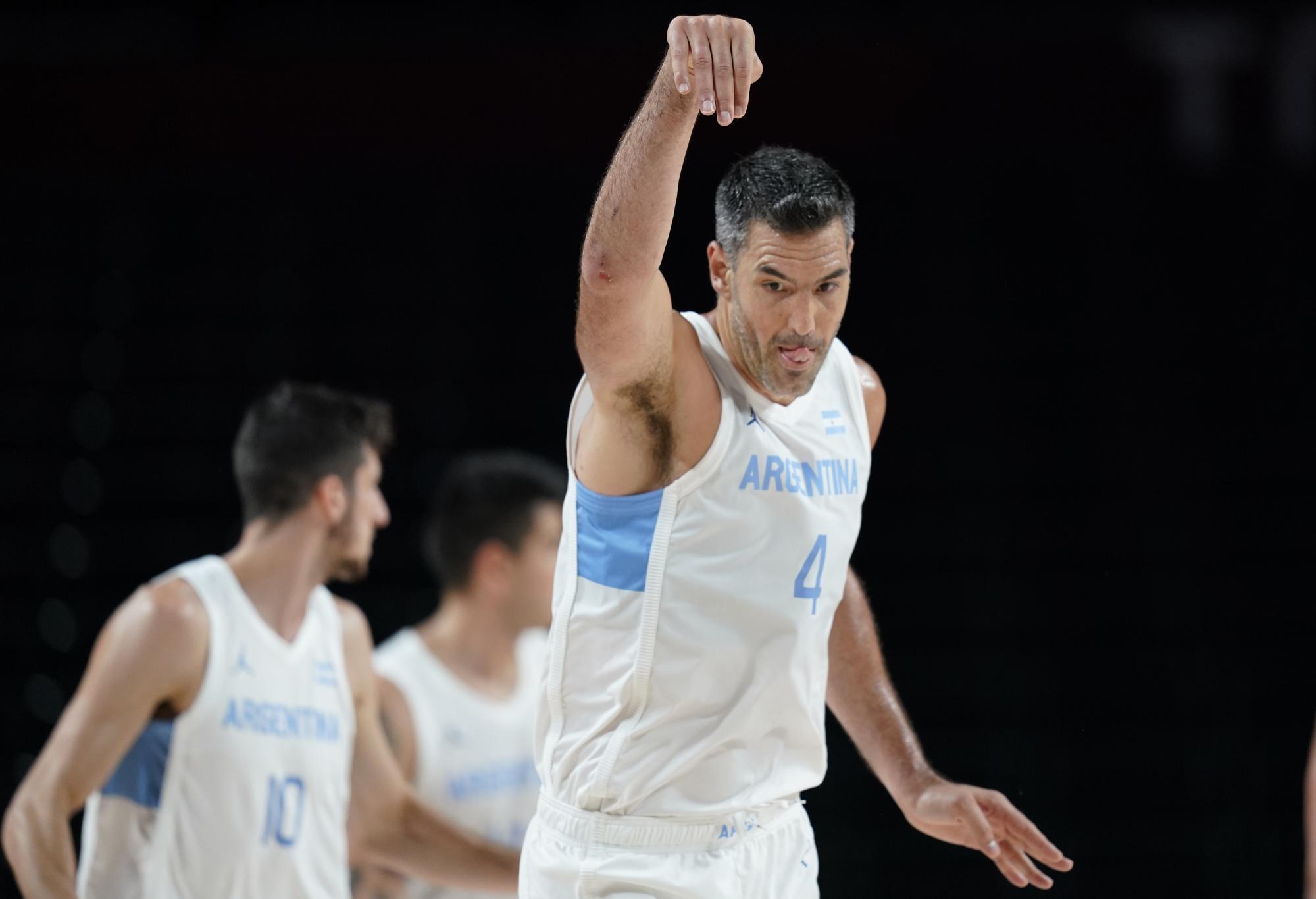 Scola y Argentina vencen a Japón 97-77 y regresan a cuartos