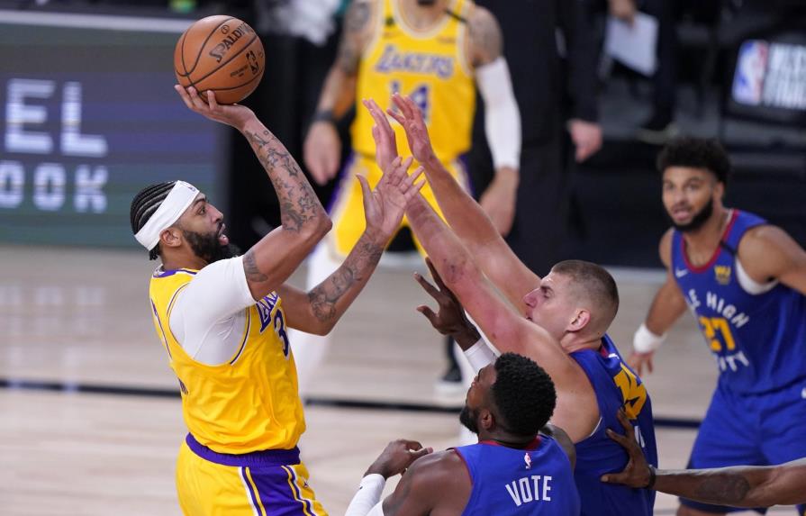 Lakers abren final del Oeste con triunfo 126-114 sobre Nuggets