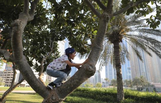 Pequeña DJ de Dubái se abre camino en competencia mundial Pequeña DJ de Dubái se abre camino en competencia mundial