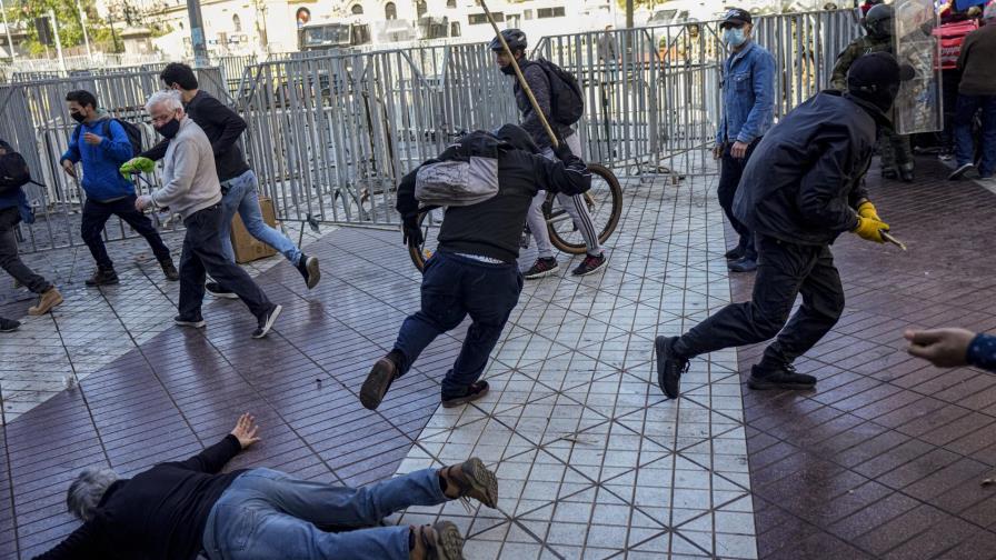 Incidentes aislados de violencia durante marchas en Chile Incidentes aislados de violencia durante marchas en Chile