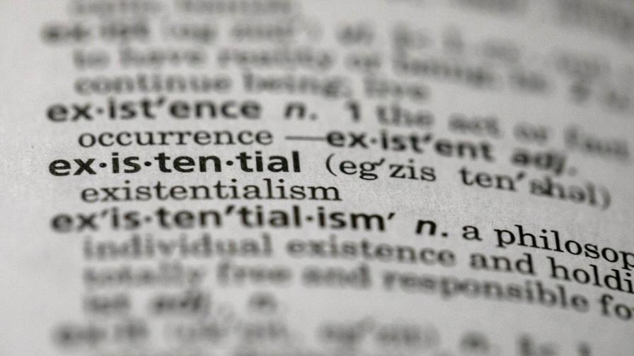 Dictionary.com elige “existencial” como palabra del año Dictionary.com elige “existencial” como palabra del año