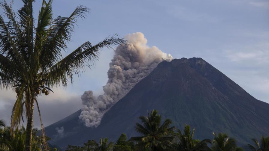 Se registra nueva erupción del volcán indonesio Merapi