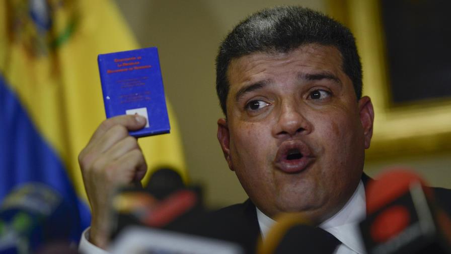 Legislador venezolano pide investigar ayuda humanitaria