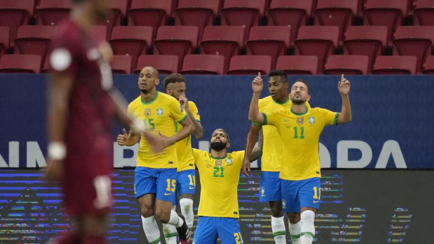 Brasil golea a Venezuela, al abrirse por fin la Copa América Brasil golea a Venezuela, al abrirse por fin la Copa América